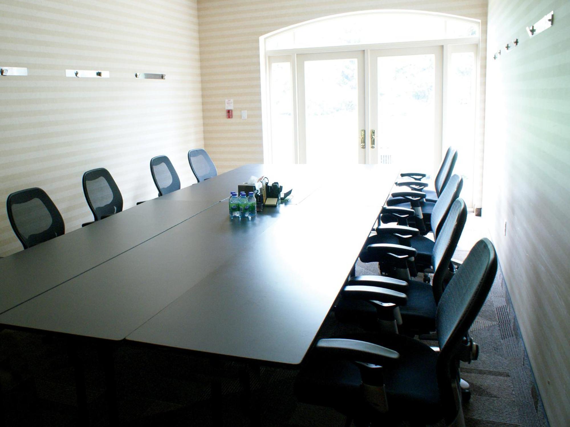 화이트 오크스 컨퍼런스&리조트 스파 나이아가라온더레이크 외부 사진 A typical boardroom
